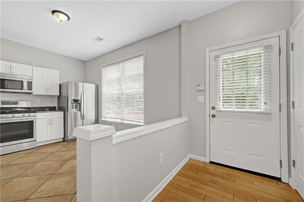 3 bedroom, 3 bathroom, 1,316 sq ft townhouse for rent at 4645 Valais Court 158, Alpharetta, GA 30022 for $2,300 a month — photo 3