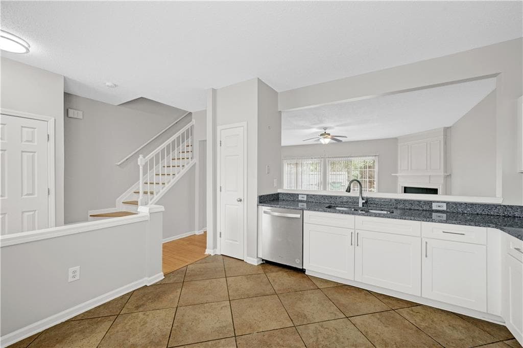 3 bedroom, 3 bathroom, 1,316 sq ft townhouse for rent at 4645 Valais Court 158, Alpharetta, GA 30022 for $2,300 a month — photo 5