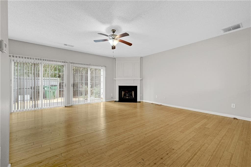 3 bedroom, 3 bathroom, 1,316 sq ft townhouse for rent at 4645 Valais Court 158, Alpharetta, GA 30022 for $2,300 a month — photo 6