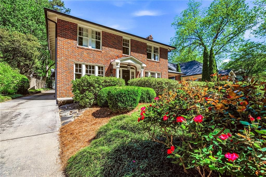 4 bedroom, 4 bathroom, 3,000 sq ft single family residence for sale at 1426 Harvard Road, Atlanta, GA 30306 — photo 3