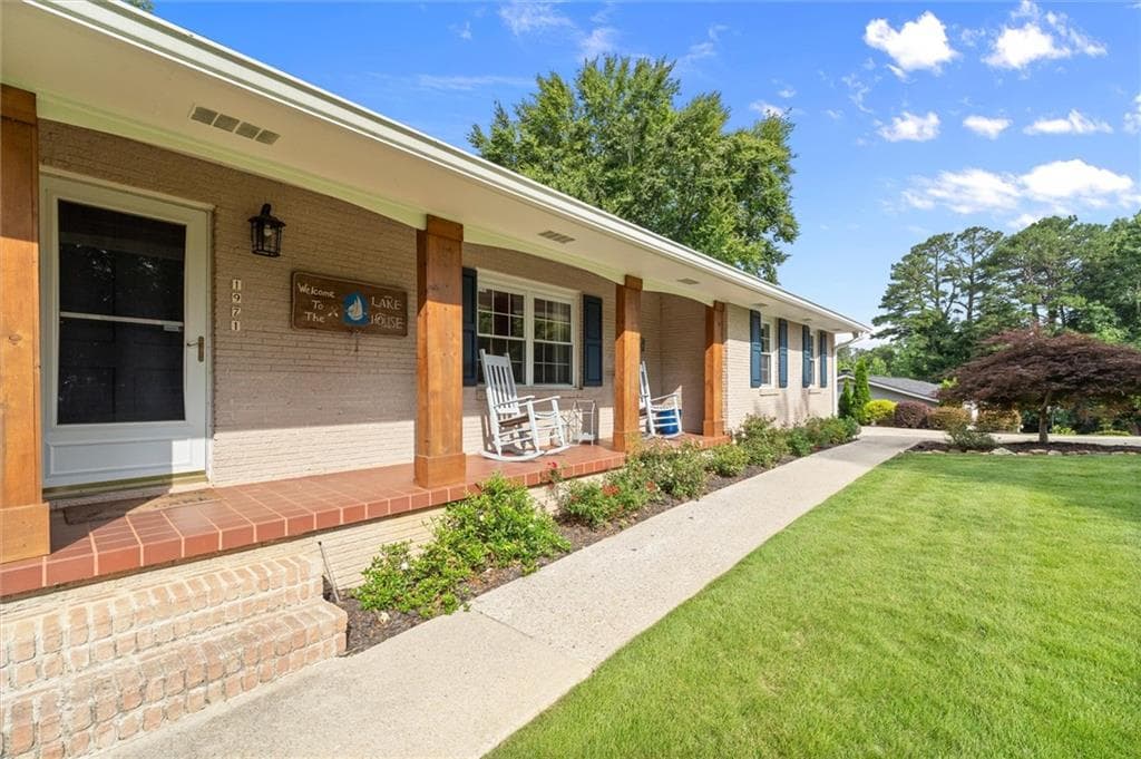 4 bedroom, 4 bathroom, 3,217 sq ft single family residence for sale at 1971 Beechwood Boulevard, Gainesville, GA 30504 — photo 3