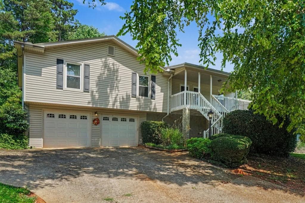 4 bedroom, 3 bathroom, 1,526 sq ft single family residence sold at 3125 FREEDOM Court, Douglasville, GA 30135