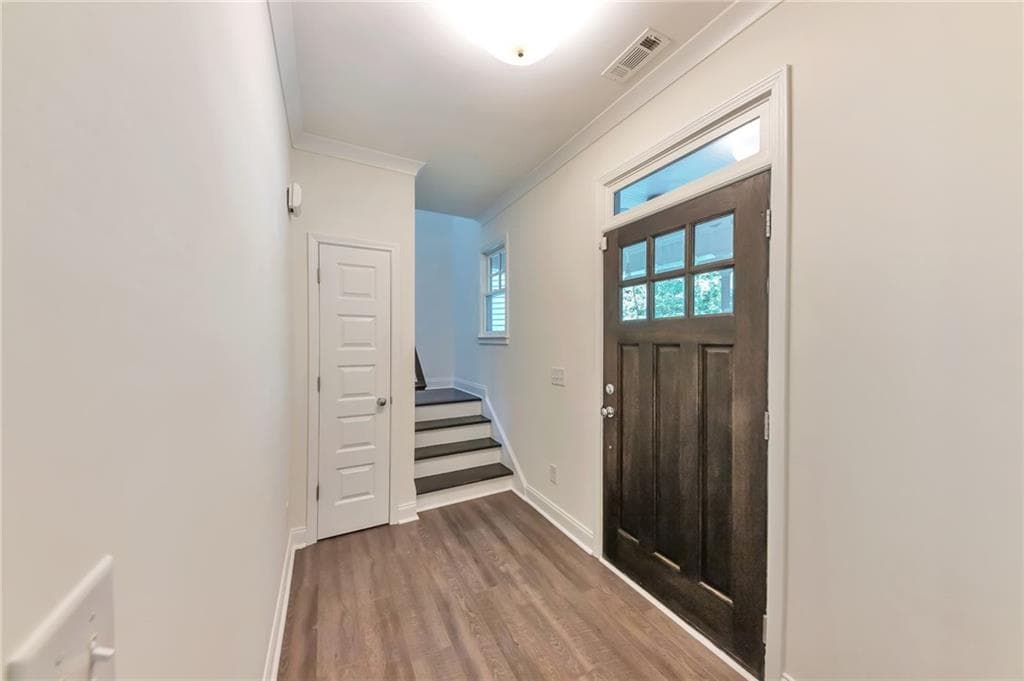 6 bedroom, 4 bathroom, 2,784 sq ft single family residence under contract at 1376 Park Trace, Atlanta, GA 30315 — photo 3