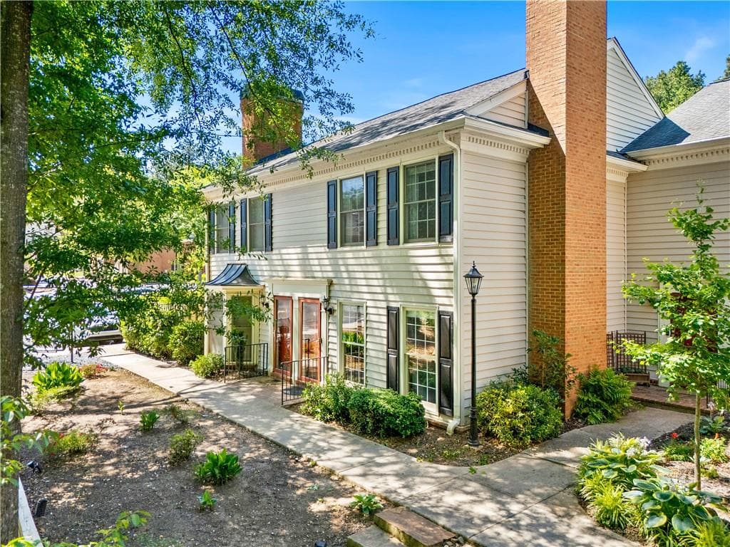 2 bedroom, 3 bathroom, 1,366 sq ft condominium for rent at 46 Mount Vernon Circle, Atlanta, GA 30338 for $2,500 a month — photo 2