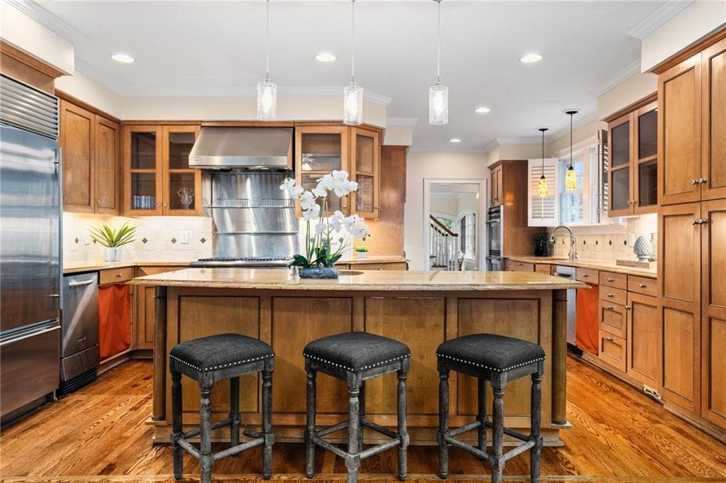 6 bedroom, 6 bathroom, 5,498 sq ft single family residence under contract at 223 Brighton Road, Atlanta, GA 30309 — photo 9