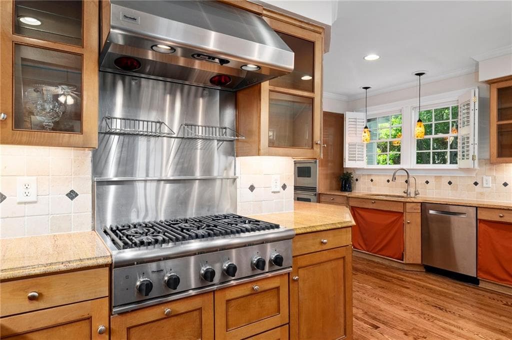 6 bedroom, 6 bathroom, 5,498 sq ft single family residence under contract at 223 Brighton Road, Atlanta, GA 30309 — photo 10