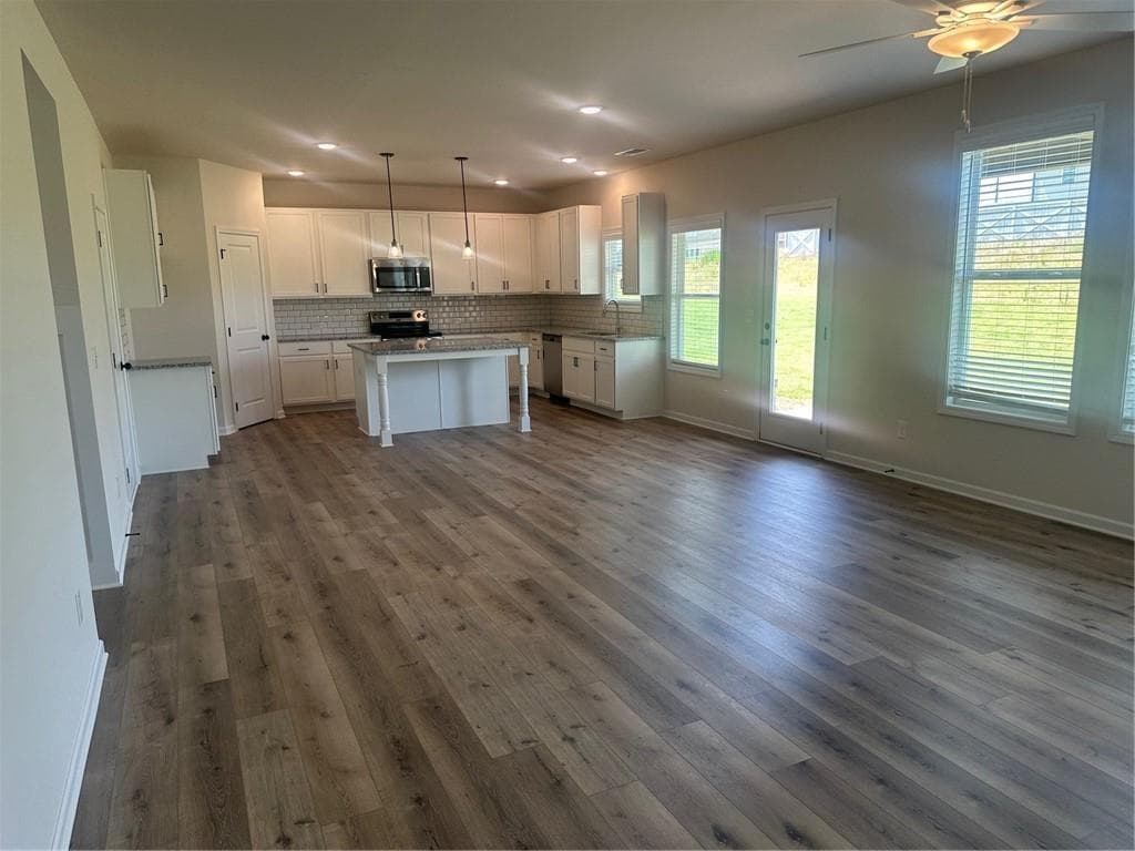5 bedroom, 3 bathroom, 3,129 sq ft single family residence for sale at 98 Longhorn Way, Auburn, GA 30011 — photo 8