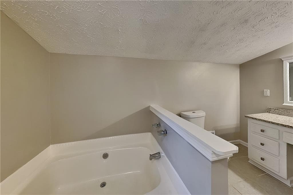4 bedroom, 4 bathroom, 2,682 sq ft single family residence for rent at 4125 Inola Trail, Roswell, GA 30075 for $2,690 a month — photo 9