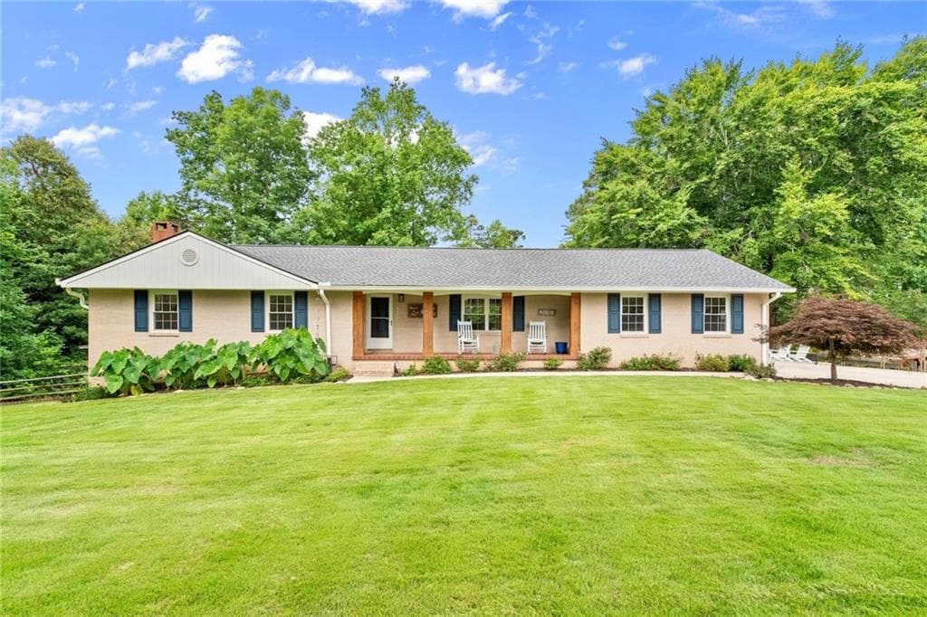 4 bedroom, 4 bathroom, 3,217 sq ft single family residence for sale at 1971 Beechwood Boulevard, Gainesville, GA 30504 — photo 2