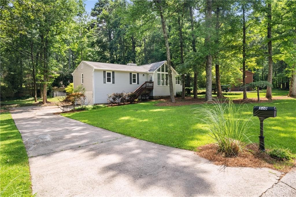 4 bedroom, 3 bathroom, 2,400 sq ft single family residence under contract at 510 Magnolia Drive, Woodstock, GA 30188 — photo 3
