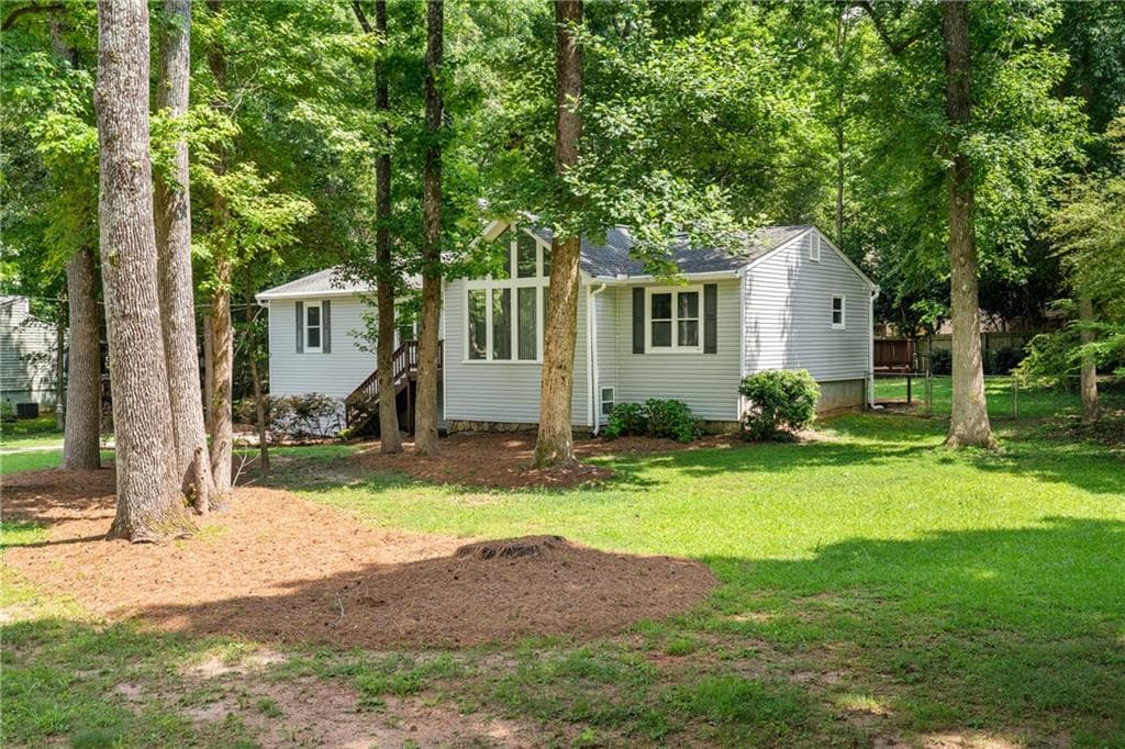 4 bedroom, 3 bathroom, 2,400 sq ft single family residence under contract at 510 Magnolia Drive, Woodstock, GA 30188 — photo 5