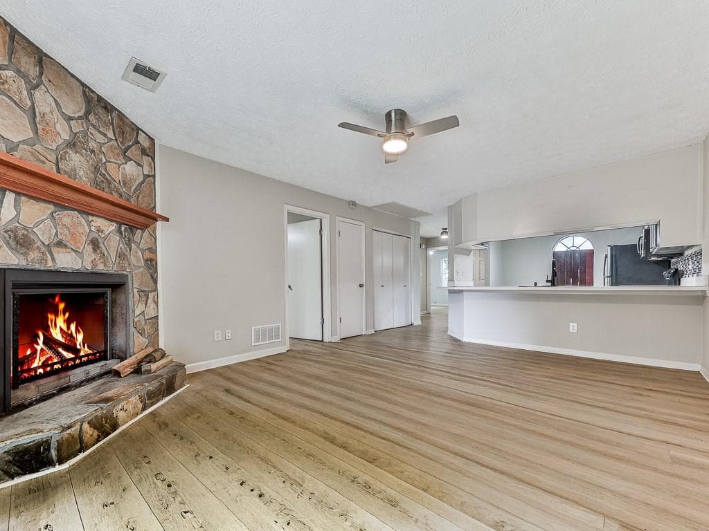 2 bedroom, 2 bathroom, 1,182 sq ft townhouse under contract at 1918 Cornell Way, Morrow, GA 30260 — photo 8