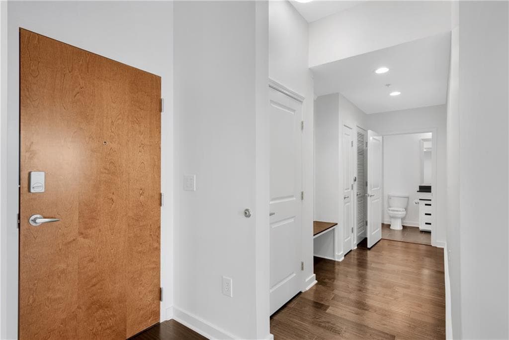 2 bedroom, 2 bathroom, 1,522 sq ft condominium under contract at 860 Peachtree Street 2409, Atlanta, GA 30308 — photo 3