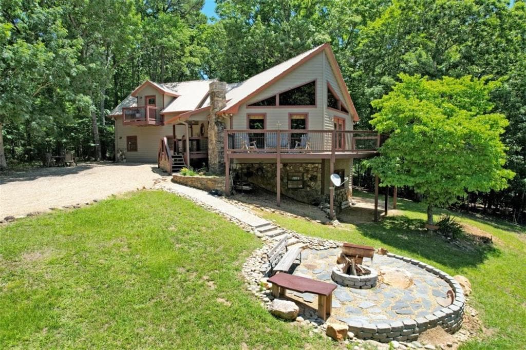 3 bedroom, 3 bathroom, 2,952 sq ft single family residence for sale at 755 Padena Drive, Morganton, GA 30560 — photo 3