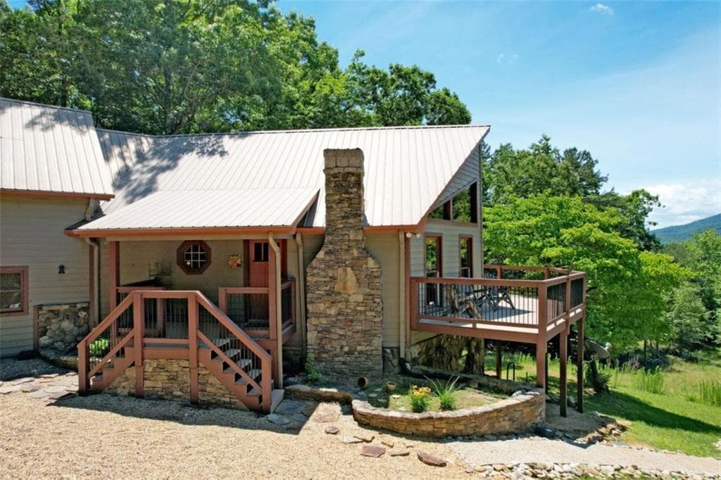 3 bedroom, 3 bathroom, 2,952 sq ft single family residence for sale at 755 Padena Drive, Morganton, GA 30560 — photo 5