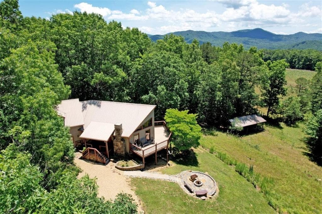3 bedroom, 3 bathroom, 2,952 sq ft single family residence for sale at 755 Padena Drive, Morganton, GA 30560 — photo 2