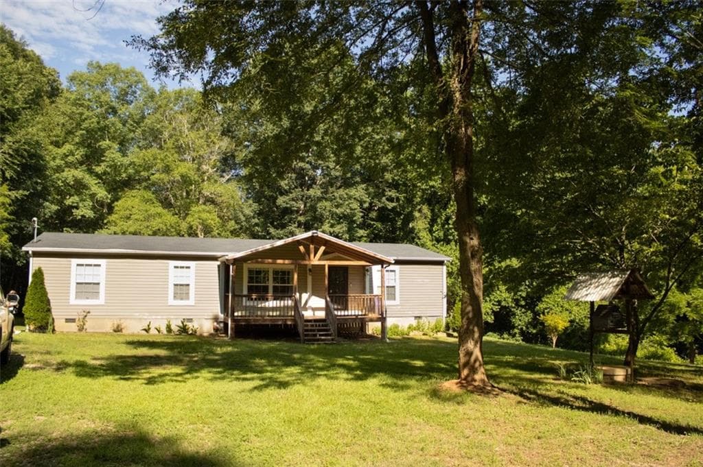 3 bedroom, 2 bathroom, 1,800 sq ft single family residence for sale at 223 Azalea Drive, Jefferson, GA 30549 — photo 2