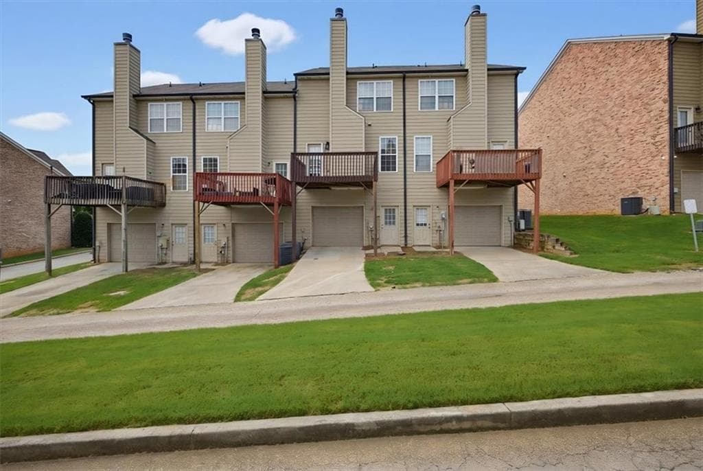 3 bedroom, 4 bathroom, 1,620 sq ft townhouse under contract at 8045 Bayrose Circle # 45A, East Point, GA 30344 — photo 5