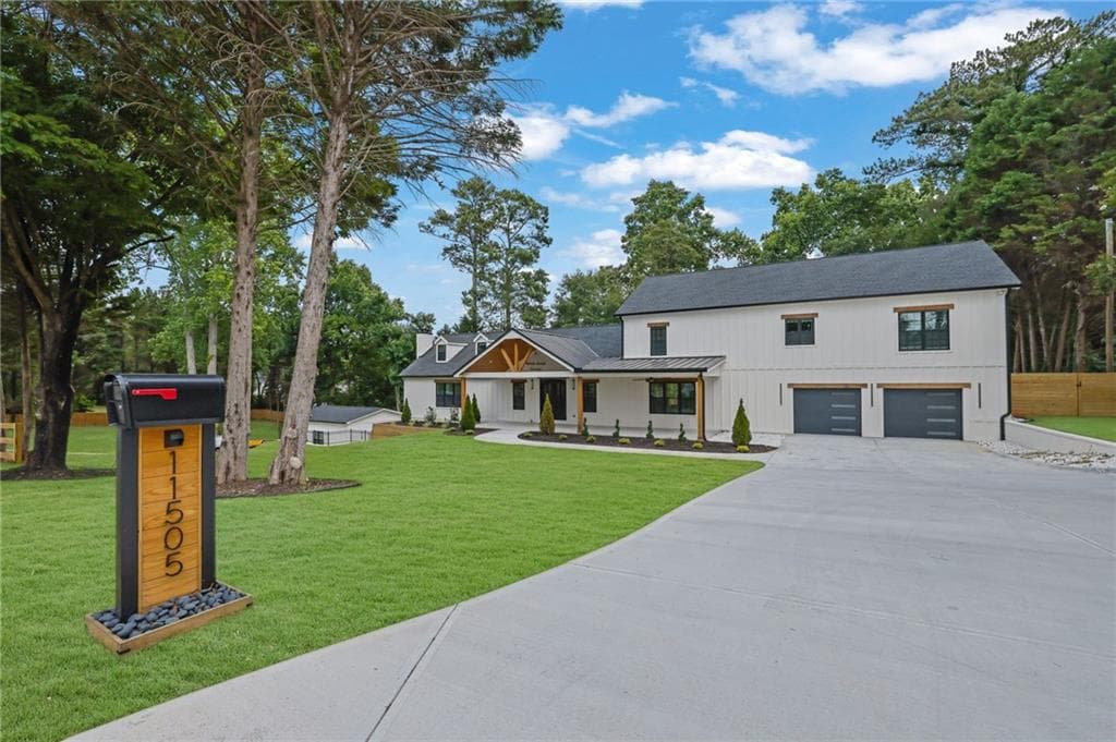 7 bedroom, 8 bathroom, 7,521 sq ft single family residence under contract at 11505 Elkins Road, Roswell, GA 30076 — photo 5