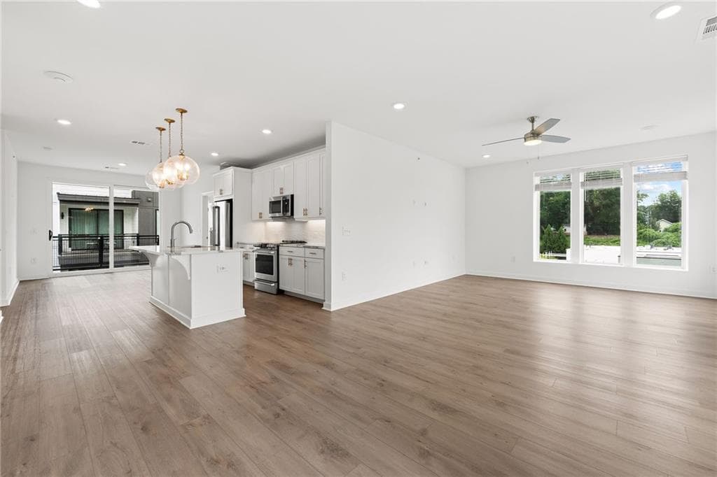 2 bedroom, 2 bathroom, 1,536 sq ft condominium for rent at 371 Grant Circle SE 1844, Atlanta, GA 30315 for $2,800 a month — photo 8