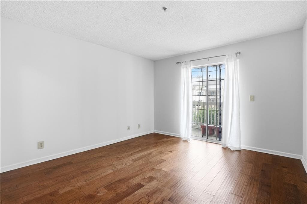 2 bedroom, 2 bathroom, 1,132 sq ft condominium for sale at 561 Cobblestone Trail, Avondale Estates, GA 30002 — photo 5