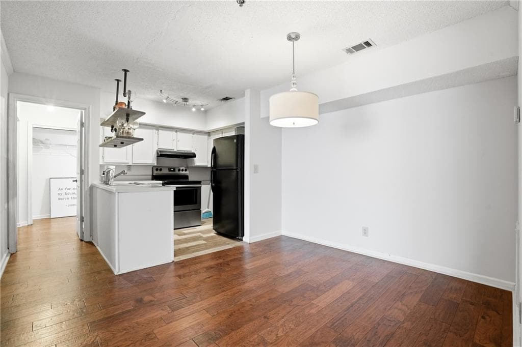 2 bedroom, 2 bathroom, 1,132 sq ft condominium for sale at 561 Cobblestone Trail, Avondale Estates, GA 30002 — photo 7