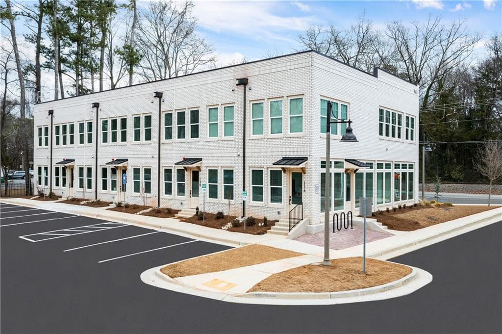 2 bedroom, 2 bathroom, 1,150 sq ft townhouse for rent at 9040 Main Street 116, Woodstock, GA 30188 for $2,700 a month