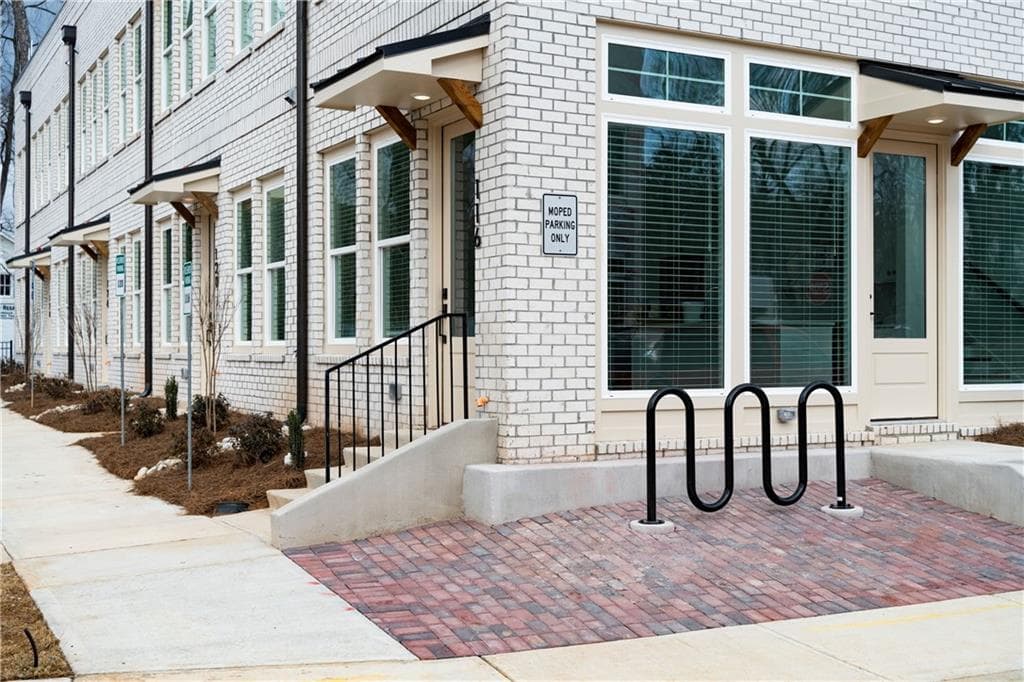 2 bedroom, 2 bathroom, 1,150 sq ft townhouse for rent at 9040 Main Street 116, Woodstock, GA 30188 for $2,700 a month — photo 3