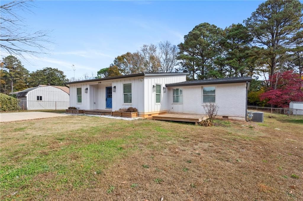 4 bedroom, 2 bathroom, 1,742 sq ft single family residence for rent at 3258 Highland Drive, Smyrna, GA 30080 for $2,995 a month — photo 3