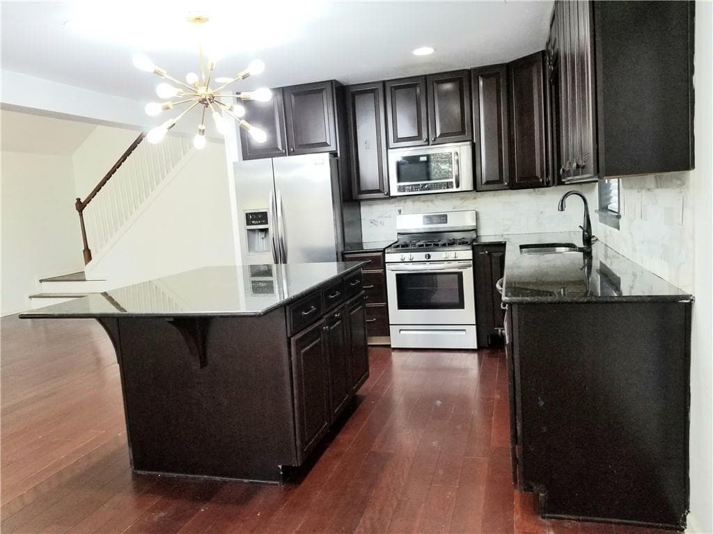 4 bedroom, 3 bathroom, 2,500 sq ft single family residence for rent at 2091 Northside Drive, Atlanta, GA 30305 for $4,000 a month — photo 4