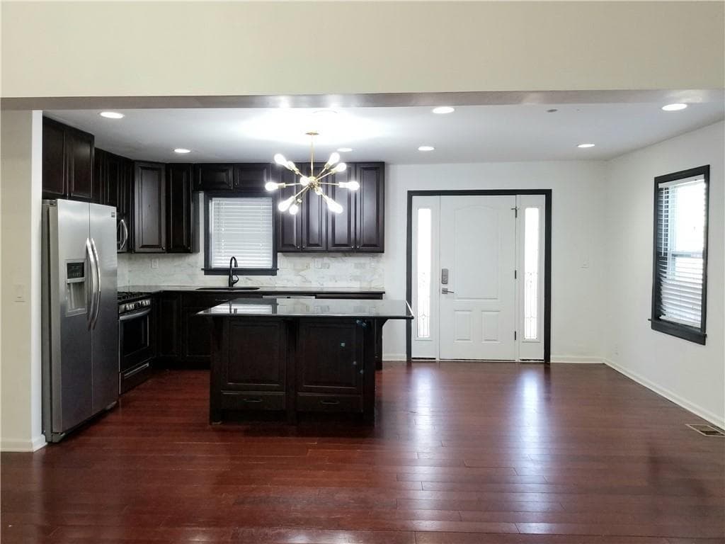 4 bedroom, 3 bathroom, 2,500 sq ft single family residence for rent at 2091 Northside Drive, Atlanta, GA 30305 for $4,000 a month — photo 6