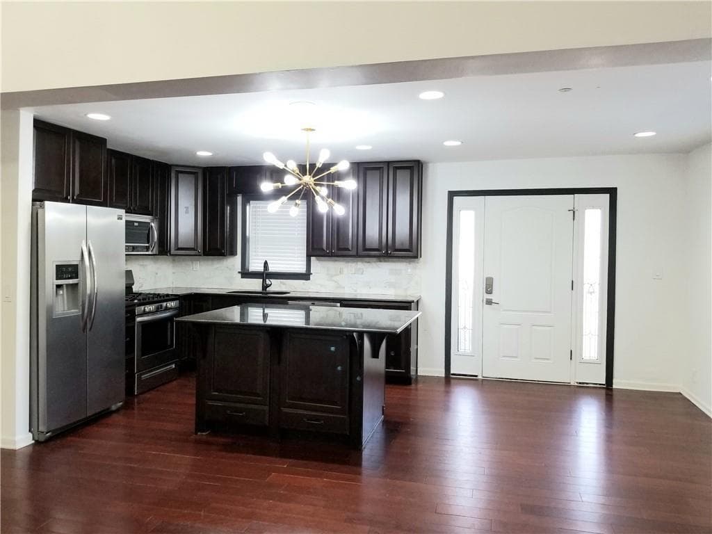 4 bedroom, 3 bathroom, 2,500 sq ft single family residence for rent at 2091 Northside Drive, Atlanta, GA 30305 for $4,000 a month — photo 10