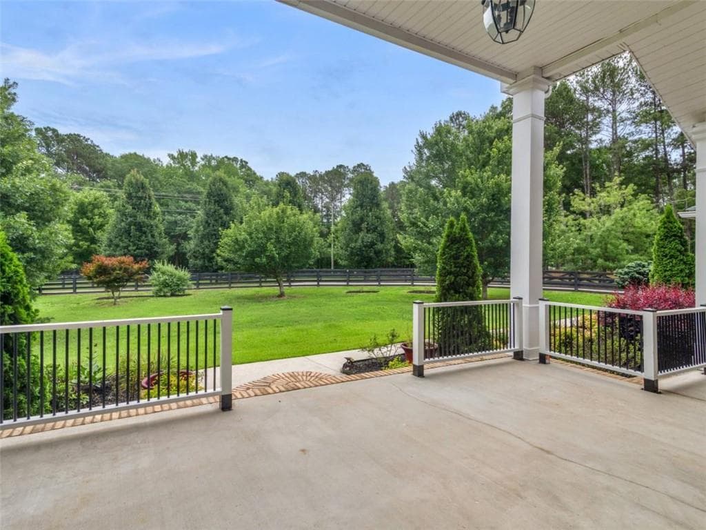 5 bedroom, 4 bathroom, 5,629 sq ft single family residence under contract at 25 Walnut Lane, Covington, GA 30014 — photo 2