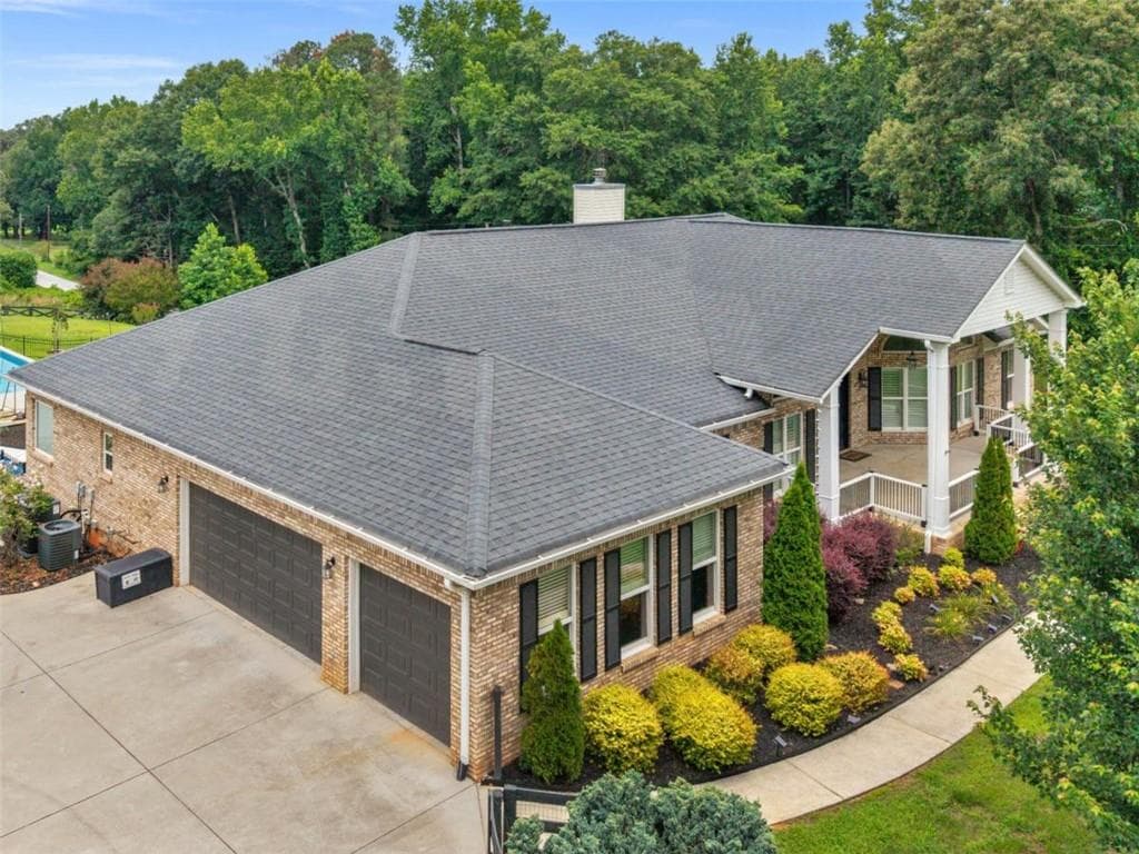 5 bedroom, 4 bathroom, 5,629 sq ft single family residence under contract at 25 Walnut Lane, Covington, GA 30014 — photo 3