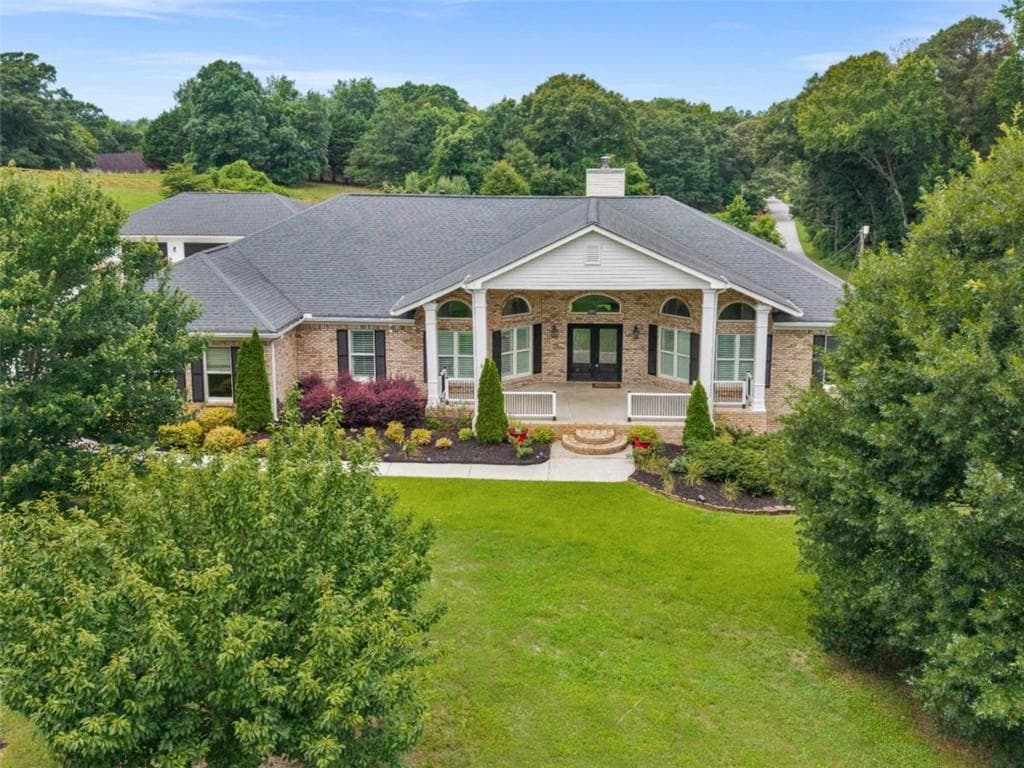 5 bedroom, 4 bathroom, 5,629 sq ft single family residence under contract at 25 Walnut Lane, Covington, GA 30014 — photo 4