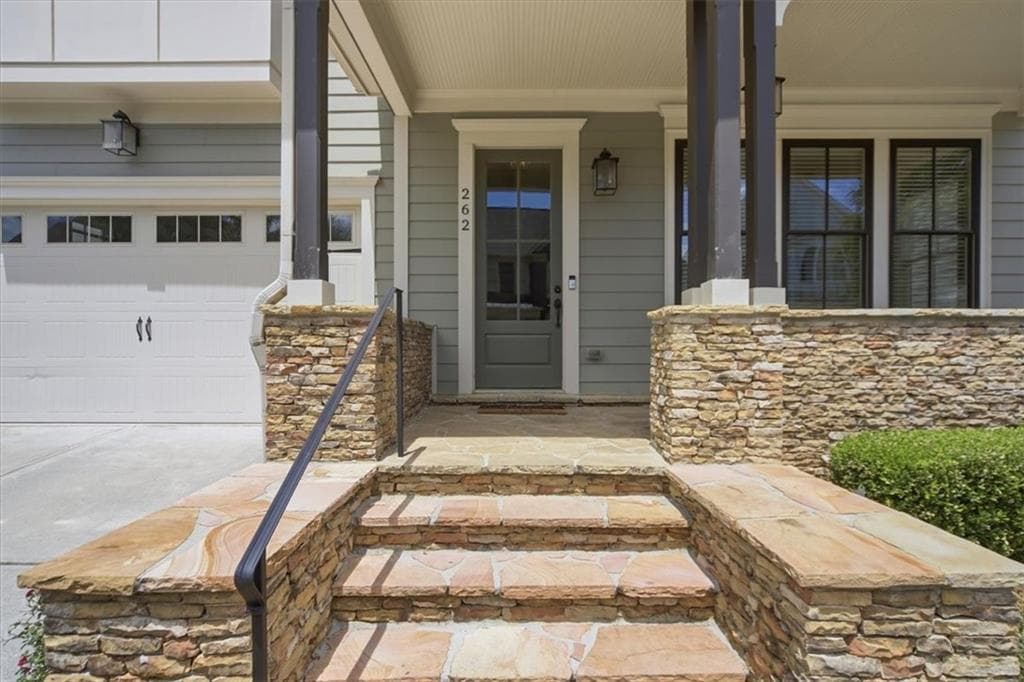 5 bedroom, 4 bathroom, 3,212 sq ft single family residence for sale at 262 Dawson Drive, Woodstock, GA 30188 — photo 4
