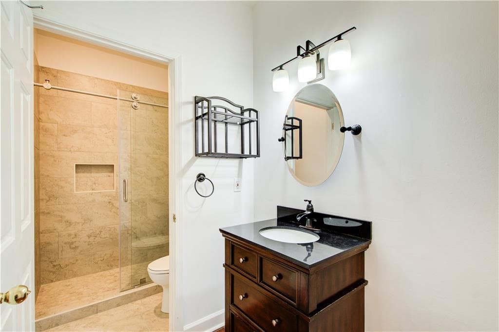 2 bedroom, 2 bathroom, 1,274 sq ft condominium for sale at 2865 Lenox Road 102, Atlanta, GA 30324 — photo 9