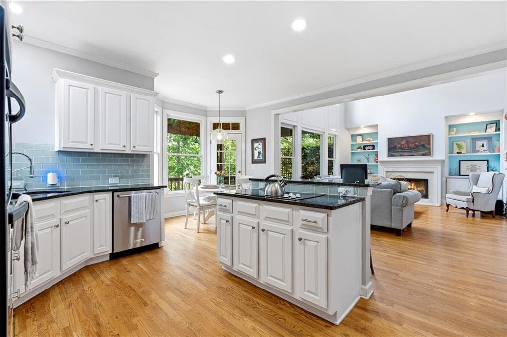 5 bedroom, 4 bathroom, 4,047 sq ft single family residence under contract at 787 Bellhaven Chase Court, Smyrna, GA 30126 — photo 6