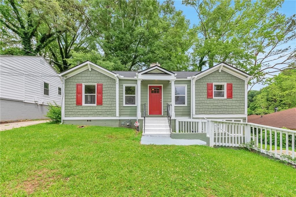 4 bedroom, 2 bathroom, 1,115 sq ft single family residence for sale at 880 Pinehurst Terrace, Atlanta, GA 30310