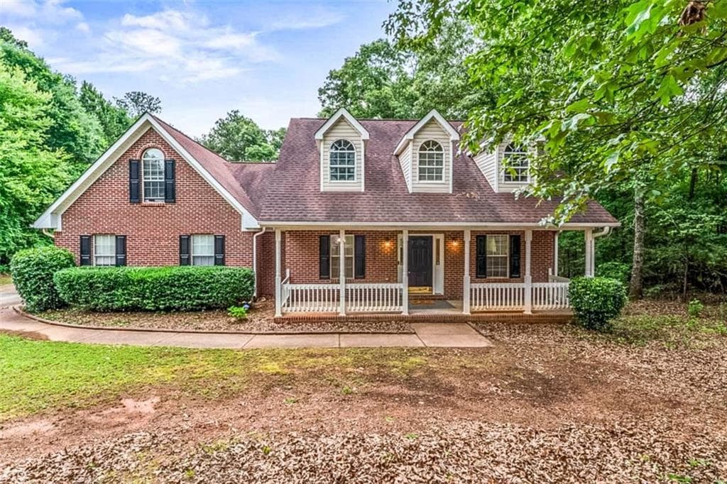 3 bedroom, 2 bathroom, 2,026 sq ft single family residence for sale at 1020 Shumard Lane, Mcdonough, GA 30252