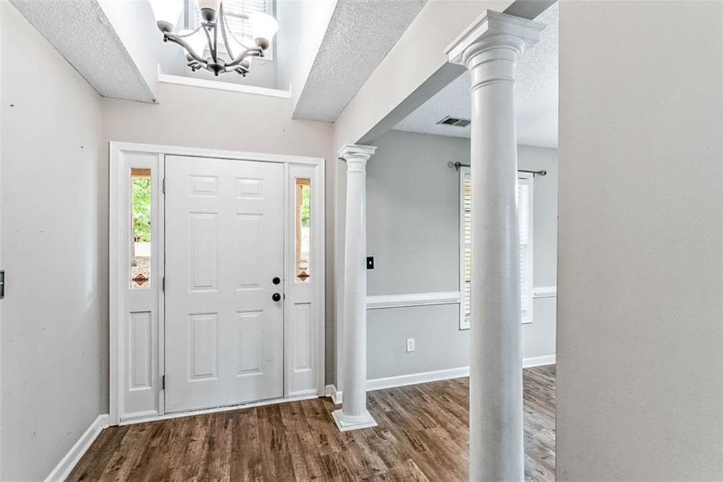 3 bedroom, 2 bathroom, 2,026 sq ft single family residence for sale at 1020 Shumard Lane, Mcdonough, GA 30252 — photo 4