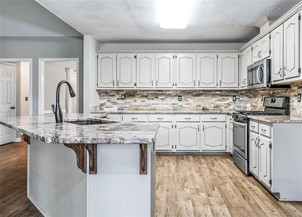 3 bedroom, 2 bathroom, 2,026 sq ft single family residence for sale at 1020 Shumard Lane, Mcdonough, GA 30252 — photo 8