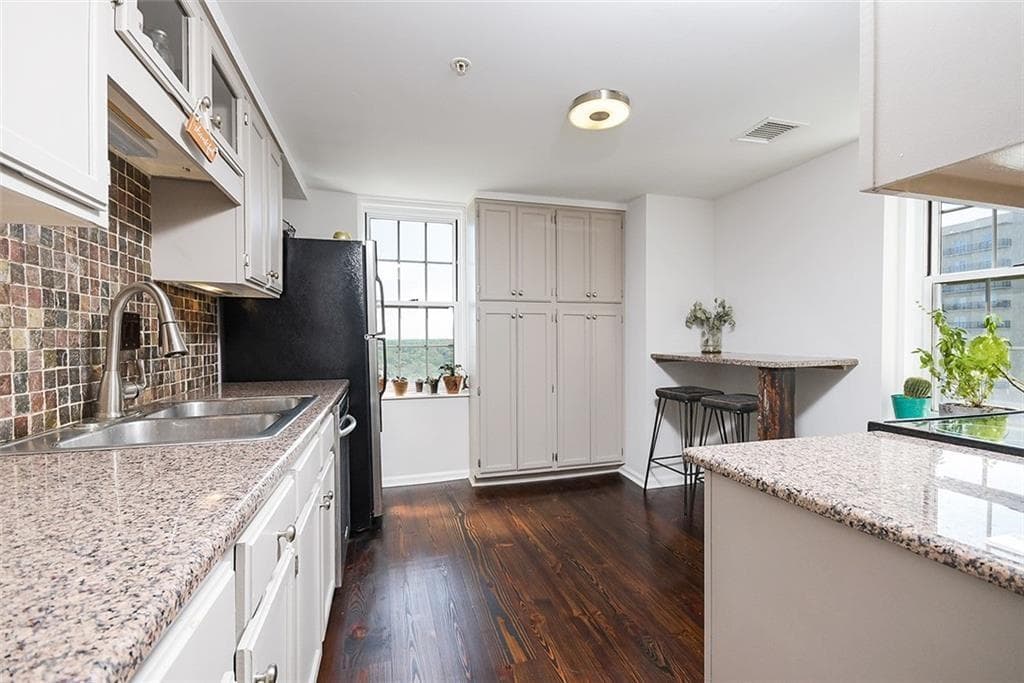 2 bedroom, 2 bathroom, 1,103 sq ft condominium for rent at 199 14th Street 1805, Atlanta, GA 30309 for $2,700 a month — photo 5