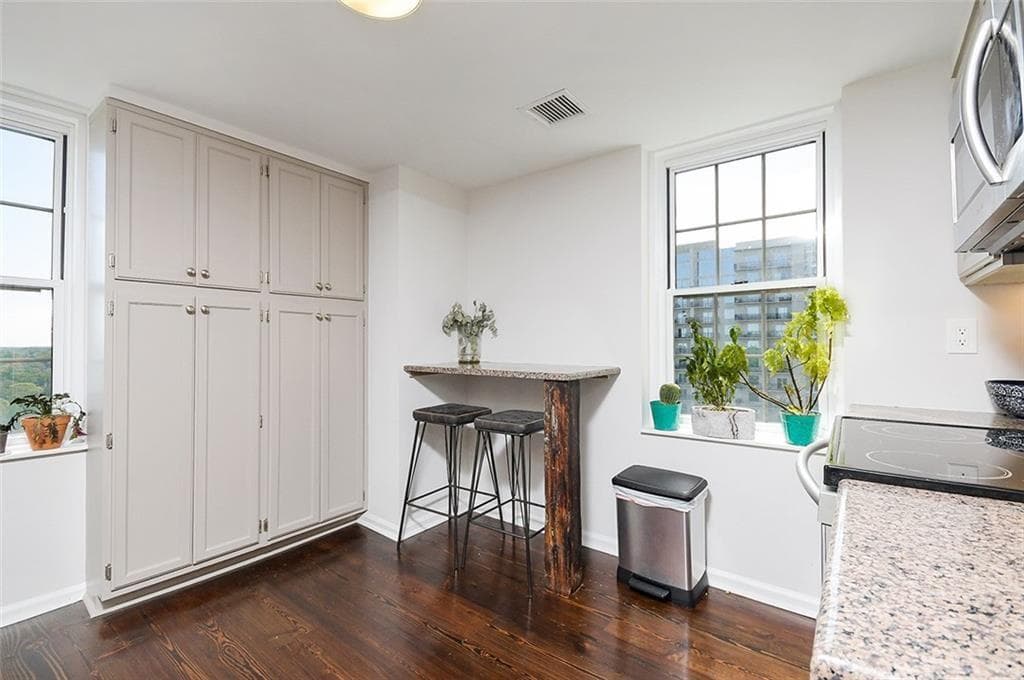 2 bedroom, 2 bathroom, 1,103 sq ft condominium for rent at 199 14th Street 1805, Atlanta, GA 30309 for $2,700 a month — photo 8