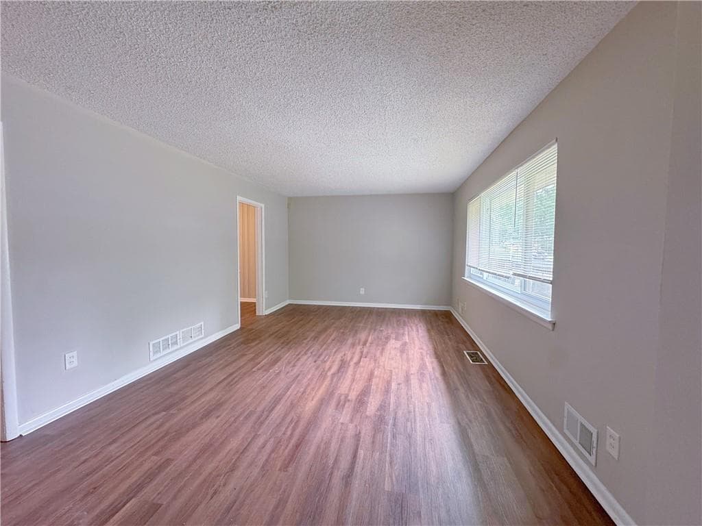 5 bedroom, 2 bathroom, 1,977 sq ft single family residence under contract at 2223 Shamrock Drive, Decatur, GA 30032 — photo 8