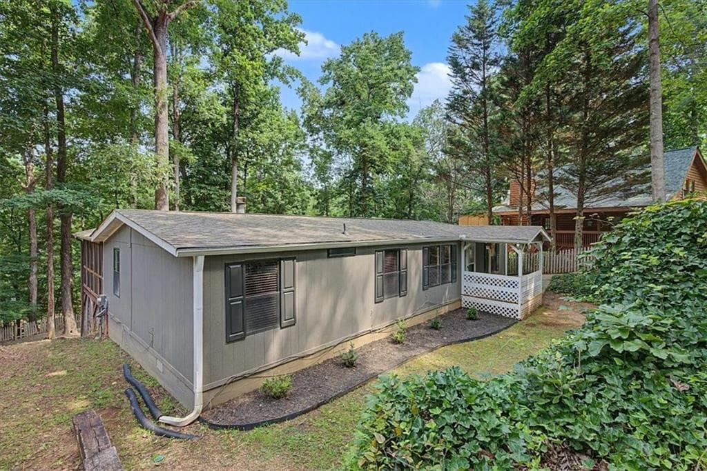 3 bedroom, 2 bathroom, 1,248 sq ft single family residence for sale at 6695 Thunder Trail, Gainesville, GA 30506 — photo 3