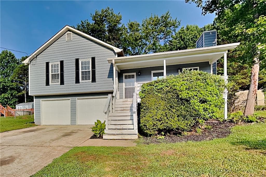 3 bedroom, 2 bathroom, 1,164 sq ft single family residence for rent at 39 Fawn Trail, Hiram, GA 30141 for $1,695 a month — photo 1 of 31