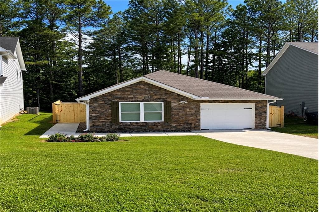 3 bedroom, 2 bathroom, 1,196 sq ft single family residence for sale at 61 Hood Park Court, Jasper, GA 30143 — photo 3