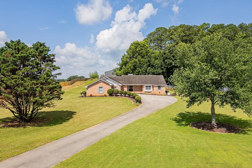 3 bedroom, 3 bathroom, 2,869 sq ft single family residence for sale at 210 Wildwood Drive, Cartersville, GA 30120