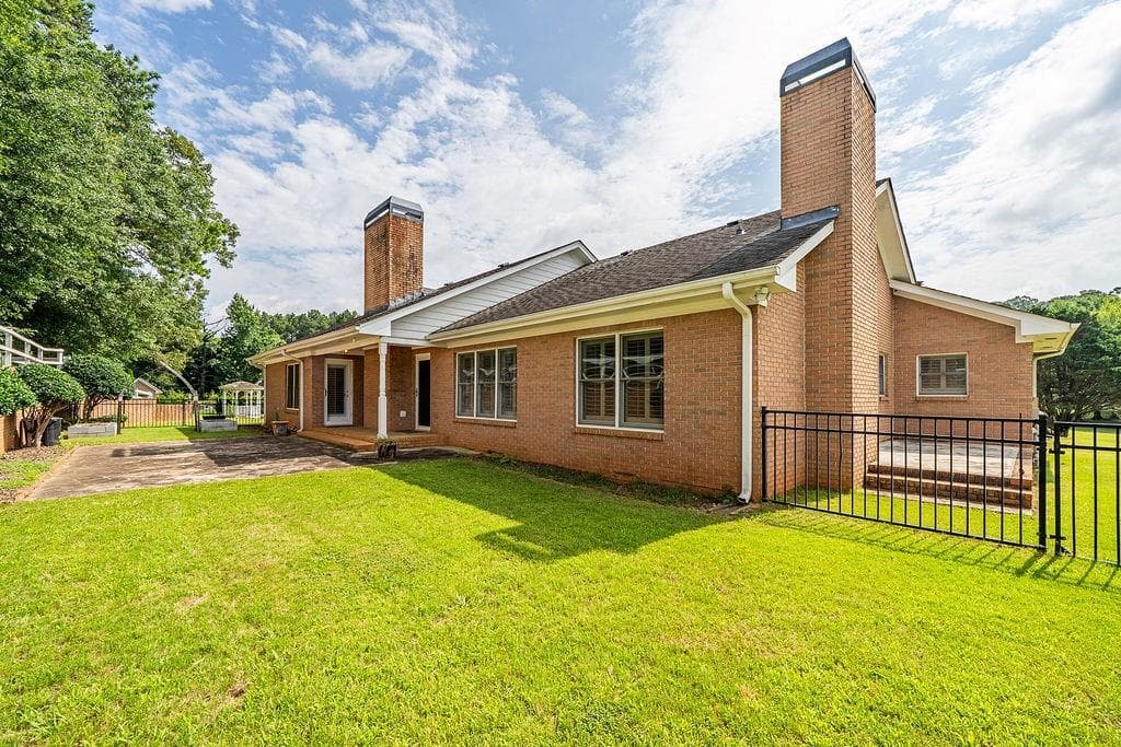 3 bedroom, 3 bathroom, 2,869 sq ft single family residence for sale at 210 Wildwood Drive, Cartersville, GA 30120 — photo 5